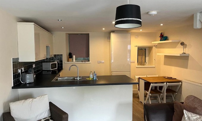 Brynrefail House | Tan y Marian