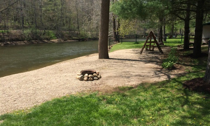 Loudonville House | Tana's Riverfront Getaway - Riverfront Home