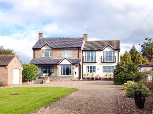 Broadway House | Tanglemere