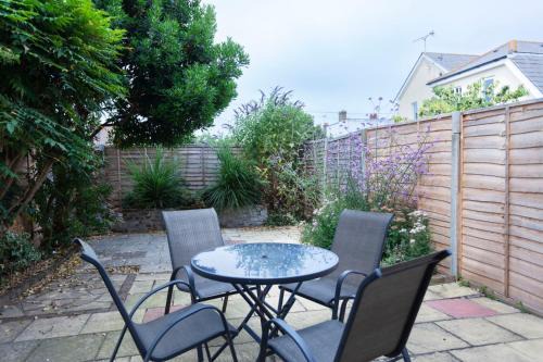 Tankerton House | Tankerton Town House, 1 parking space, 150m beach