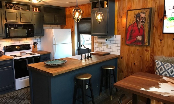 Drasco Cabin | Tannenbaum Golf Club Cabin