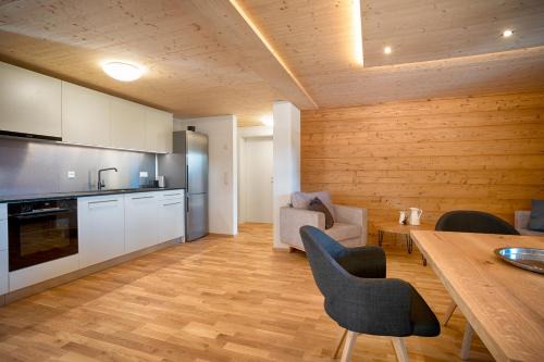 Schluchsee Apartment | Tannenhof Fischbach - Fewo 6 "Karpfen" - Schluchsee, 2 Schlafzimmer, E-Auto Ladestation