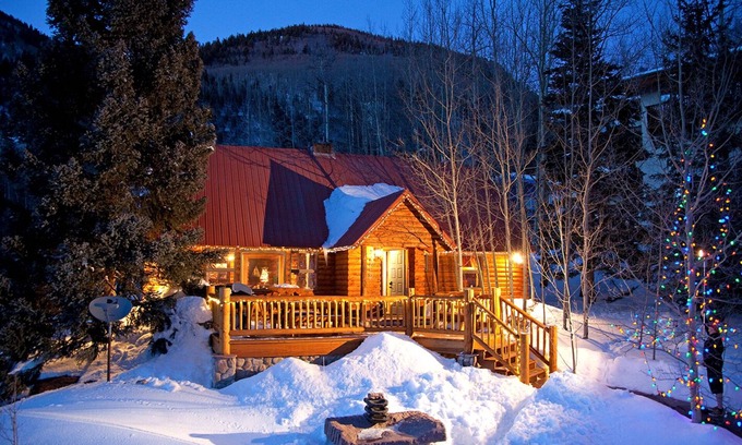 Taos Ski Valley Ski Chalet | Taos Ski Valley Chalet - Steps from the Lift!