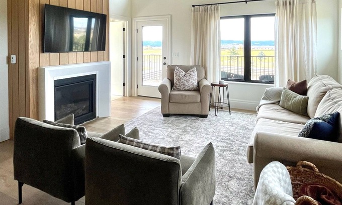 Driggs House | Targhee Barndominium ~Working Ranch ⁓Majestic Sunset views ⁓Peaceful & Scenic