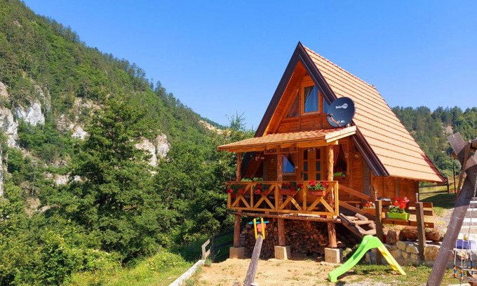 Bajina Basta House | Tarska čarolija Zaovine
