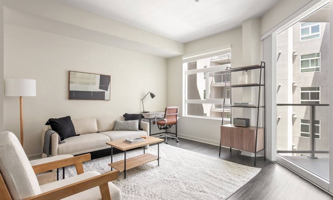 Warner Center Apartment | Tasteful Woodland Hills 1BR w/Gym & Pool, near 101, by Blueground