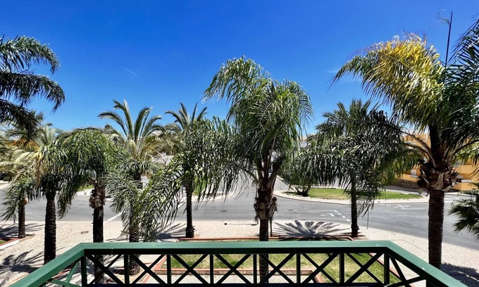 Canada Apartment | Tavira Palm Tree by Homing