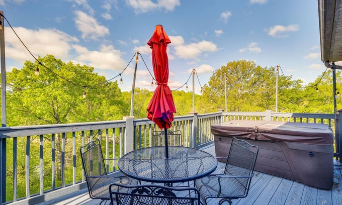 Taylorsville Cottage | Taylorsville Cottage w/Hot Tub & Lake Access!