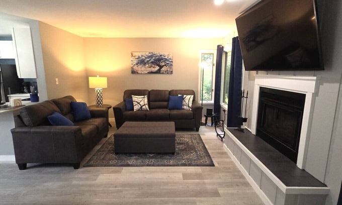East Stroudsburg House | TDT Poconos Getaways