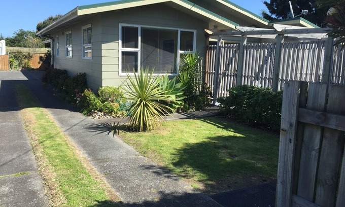 Himatangi Beach House | Te Rangimarie a fully fenced pet friendly home