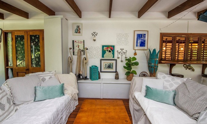 Picnic Bay House | Tea Tree Lodge - Tropical Retreat