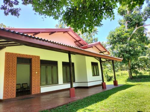 Talalla Apartment | Teak Shade Villa