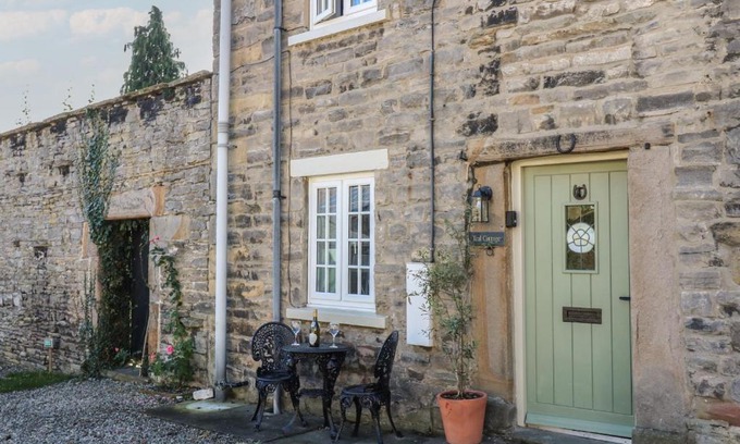 Middleham House | Teal Cottage
