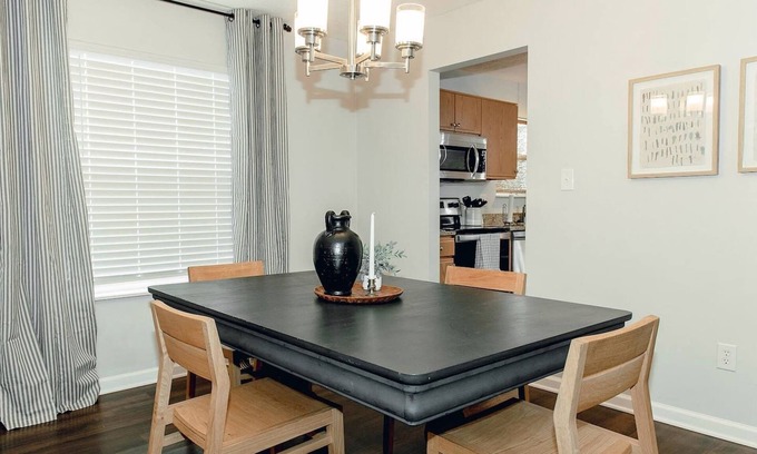 Westfield House | Team or Family Stay/Peloton/1.9 mile to Grand Park