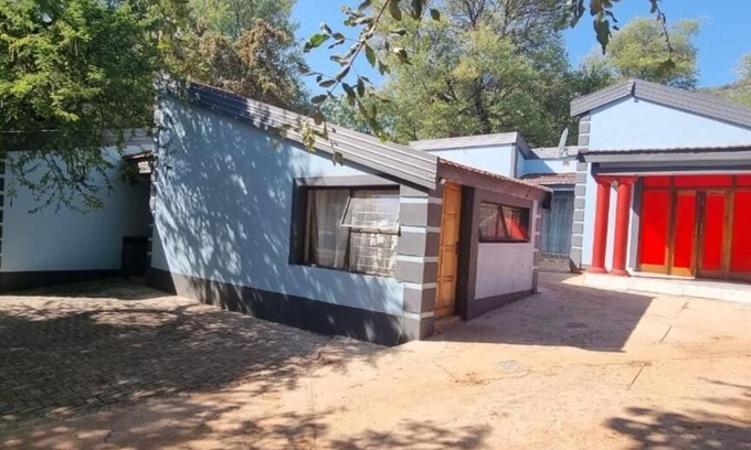 Thabazimbi House | TEE CEE MARVELOUS GUEST HOUSE