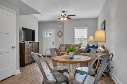 Clarksville House | Tee Time Treasures in Sango (1625 Gold Club Ln, #602)