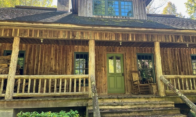 Lexington - Salisbury House | Teebo backwoods retreat