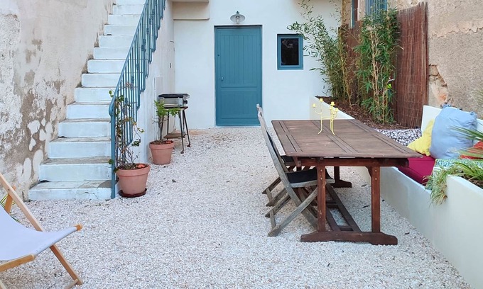 Alignan-du-Vent House | Teepee House