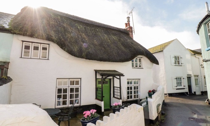 Shaldon Cottage | TEIGN COTTAGE, pet friendly, character holiday cottage in Shaldon