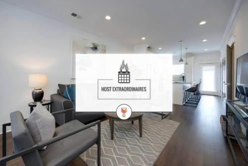 Charlotte Park House | Ten Minutes to Broadway Stylish Gated Townhome