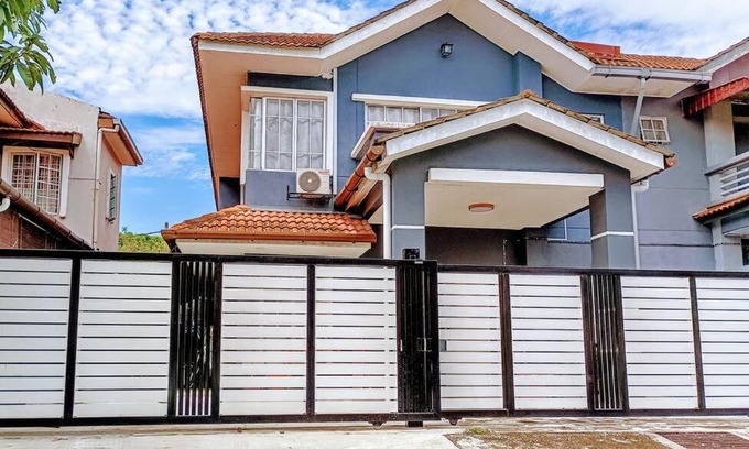 Kajang House | Tenang Retreat Holiday Home 3Bedroom 3Bath 2Parking