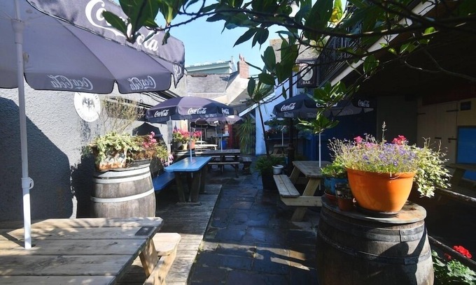 Tenby Hotel | Tenby House