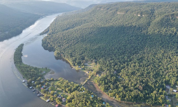 Whiteside Cabin | Tennessee River Gorge® #1 Mt. Treehouse "Amish built"