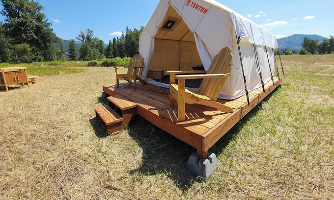 Clinton RV Rental | Tentrr Signature Site - B4mc River Ranch - Confluence