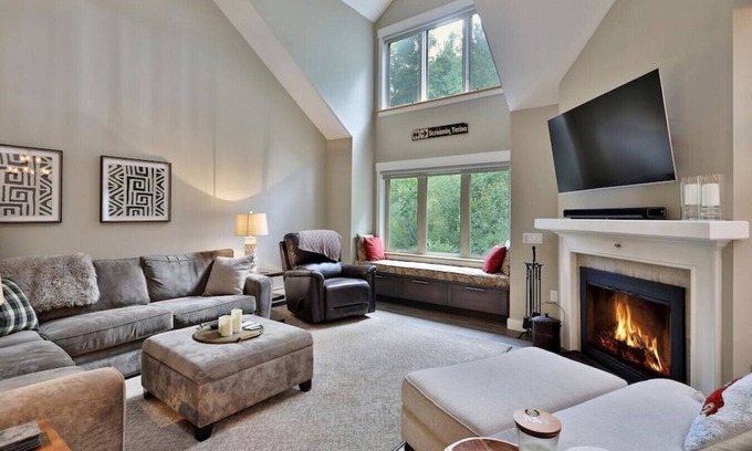 Ludlow Apartment | Terino, Solitude J201