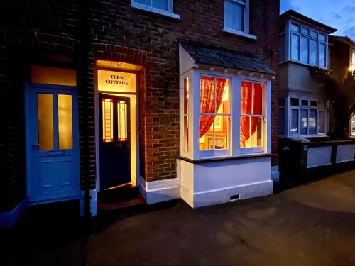 Bognor Regis House | Tern Cottage by inspirestays-com