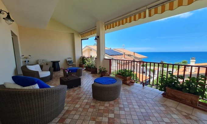Pizzo Apartment | Terrace and Sea View (PIEDIGROTTA TERRACE)