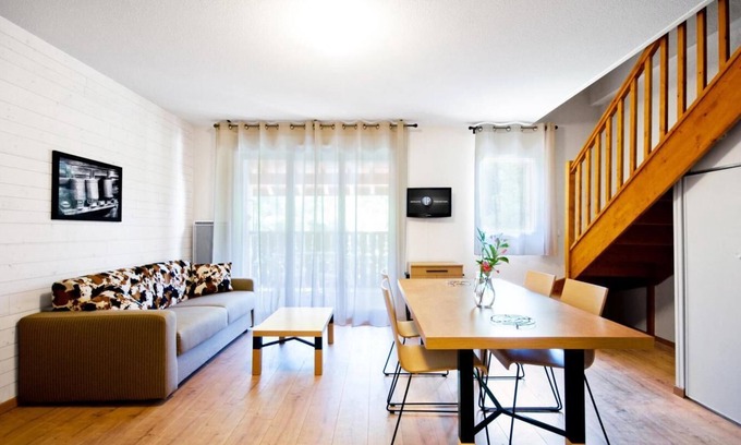 Ax-les-Thermes Apartment | Terrace, balcony, parking, tv, ski locker, 24m², Ax-Les-Thermes