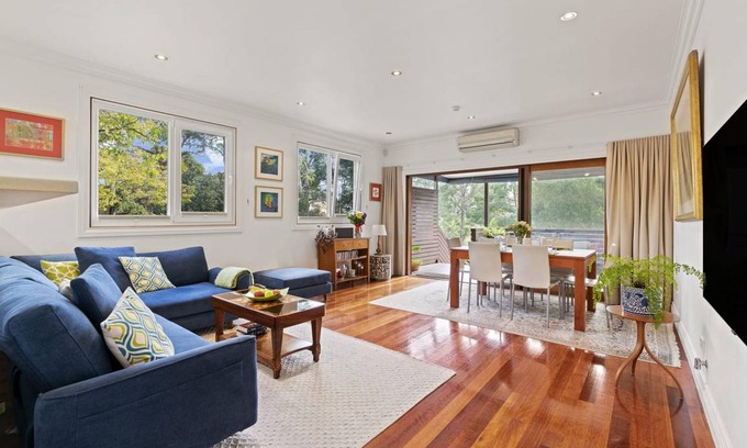 Annandale House | Terrace House with Park Views