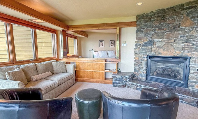 Grand Marais Condo | Terrace Point 13B – A Romantic Getaway on an Amazing Lake Superior Overlook