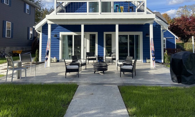 Millersport Cottage | Terrace Retreat on the Canal with boat dock. Max 6 people.