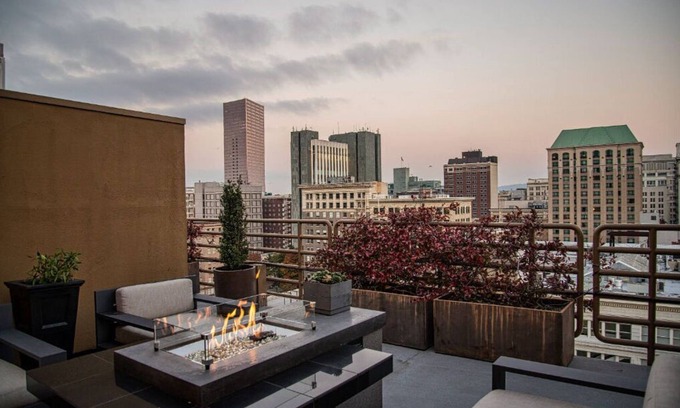 Downtown Portland Apartment | Terrace Studio | Executive Floor w/Lounge Access