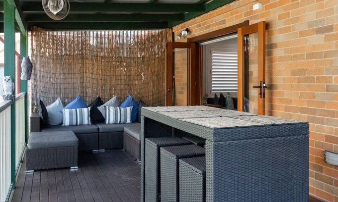 Clovelly Apartment | Terrace with BBQ - Steps away from Clovelly Beach