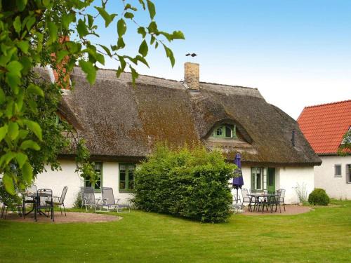 Neuenkirchen House | Terraced houses in the port village of Vieregge on the island of Rügen