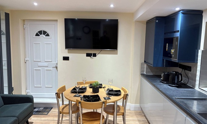 Hemel Hempstead Apartment | Terrific 2-bedroom apartment with WiFi in Hemel Hempstead