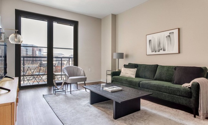 Mount Vernon Square Apartment | Terrific Mount Vernon 1BR w/Roof Pool, nr Arena, Museum, by Blueground