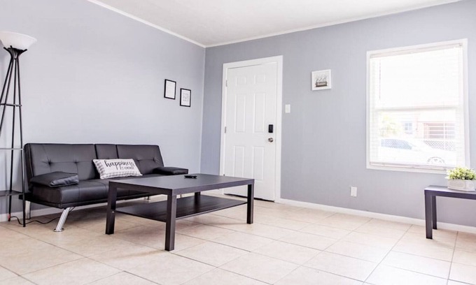 Townsite House | Texas · Cozy spot in middle of DT Water St. Henderson