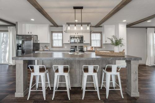 Kingston House | Texoma Adventure Cabin