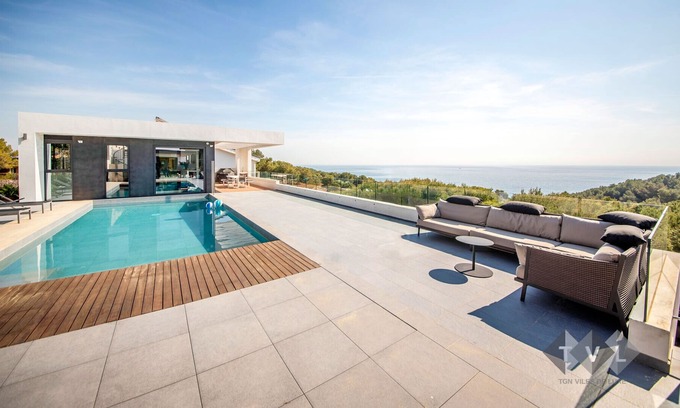 Tamarit Villa | TH111 Luxury Villa Sunset