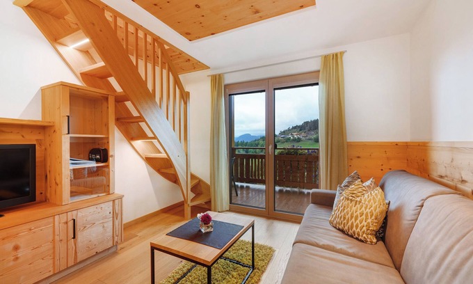 Verano Apartment | Thalerhof Apartment Christoph with Wi-Fi, Balcony & Garden