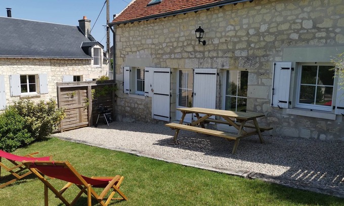 Huismes Apartment | Thalie, 3-star tourist accommodation, located in the heart of the Loire Valley châteaux and Chinon vineyards