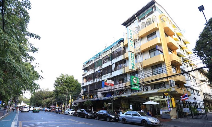 Phra Athit Hotel | Thara House