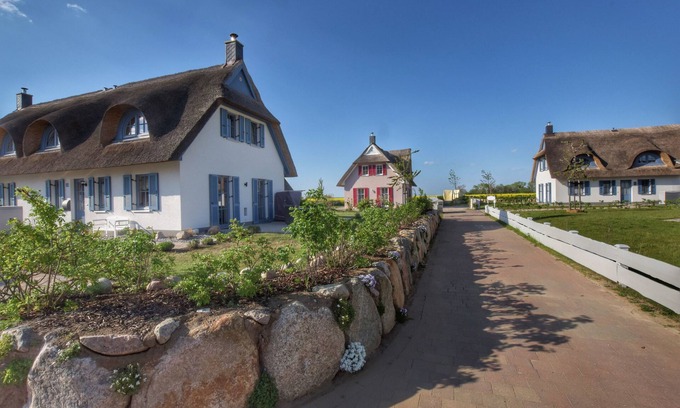 Zierow House | Thatched cottage in the bay of Wismar
