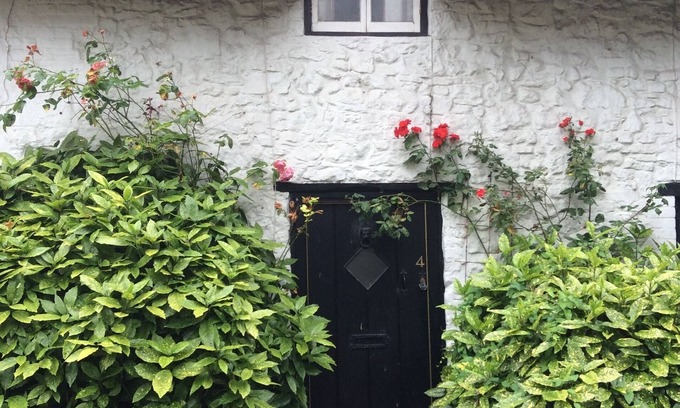 Owermoigne Cottage | Thatched Mid Terraced Cottage