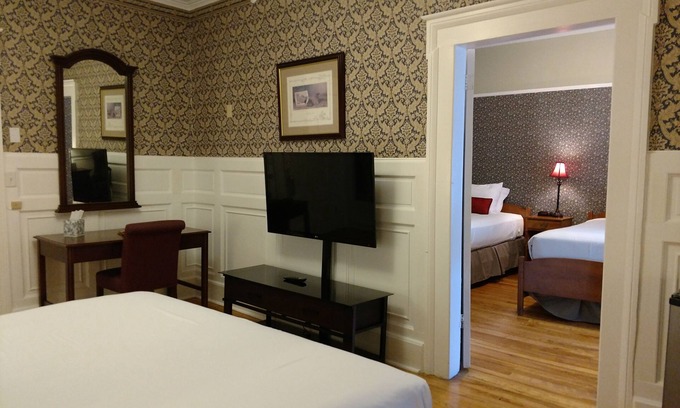 Littleton Hotel | Thayers Inn