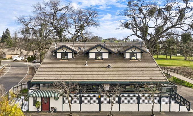 Valley Springs Bed & Breakfast | The 10th Green Inn